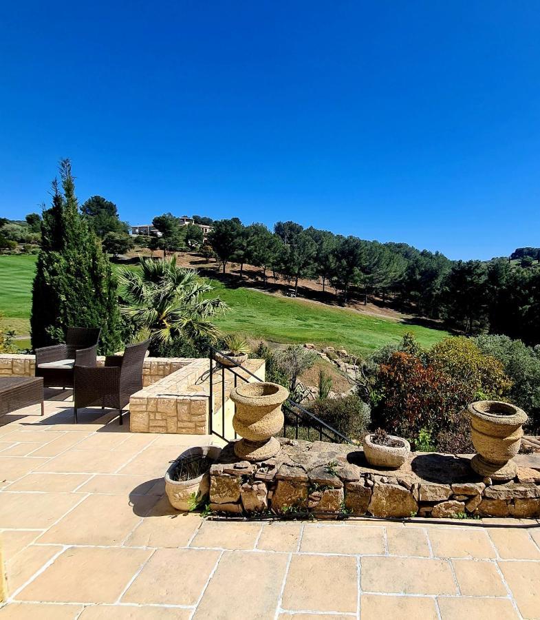 Villa Dans Cadre D'Exception - Golf, Piscine Et Tennis Prive Saint-Cyr-sur-Mer Kültér fotó